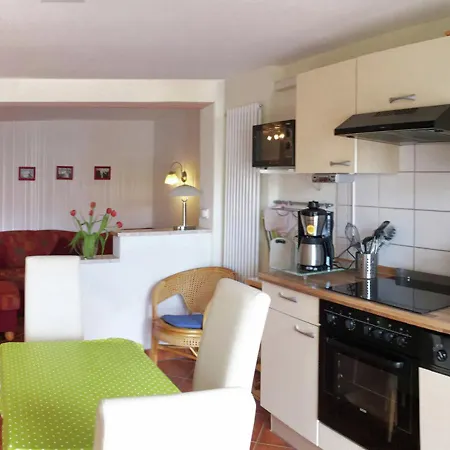Apartamento Spacious In With Garden Stralsund