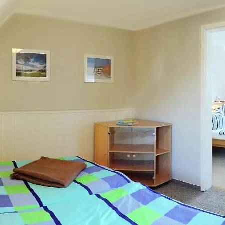 Spacious In With Garden
